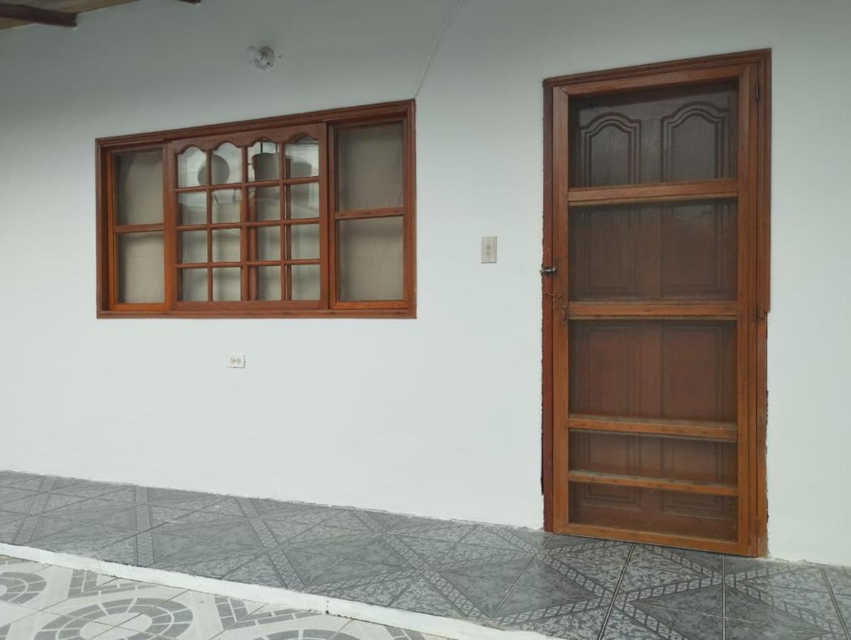 Leticias Guest House 外观 照片
